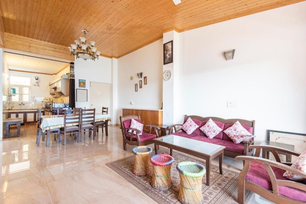 Kasauli Edge Apt With Balcony Exterior photo